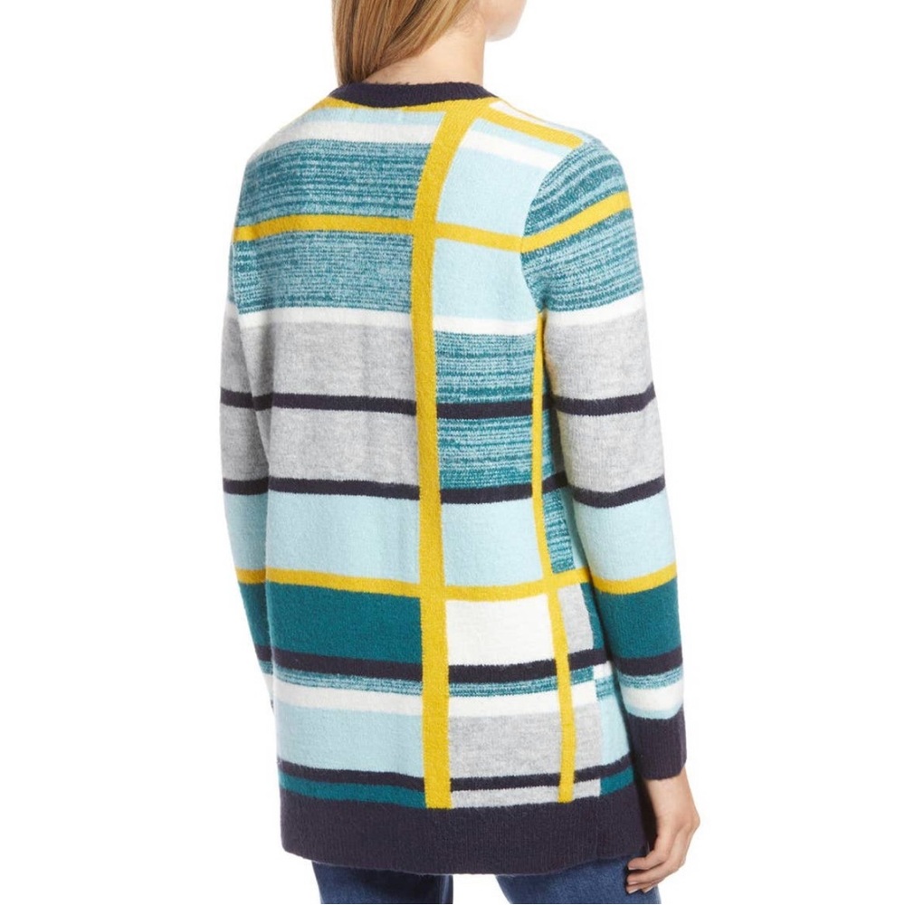 1901 Abstract Pattern Cardigan 🔲🤍🌾 - Picture 2 of 7